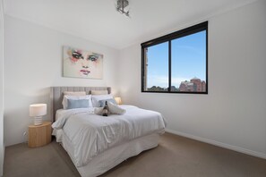 2 bedrooms, iron/ironing board, free WiFi, bed sheets - Central Urban Nest with Pool (Perth)