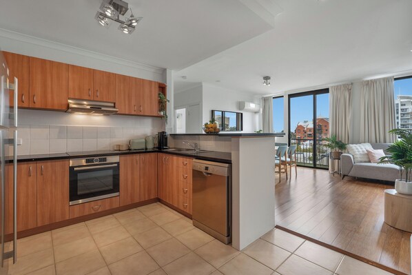 Microwave, oven, stovetop, dishwasher - Central Urban Nest with Pool (Perth)