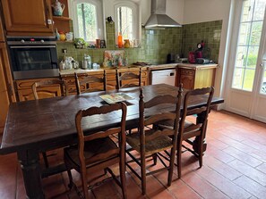 Micro-ondes, four, plaque de cuisson, lave-vaisselle