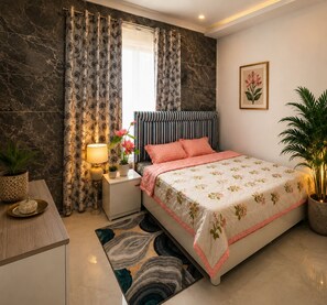 5 bedrooms, iron/ironing board, free WiFi