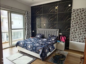 5 habitaciones, tabla de planchar con plancha y wifi gratis 