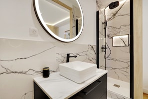 Apartment | Badezimmer