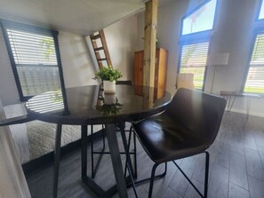 Dining - Coastal Comfort Studio (Sarasota)