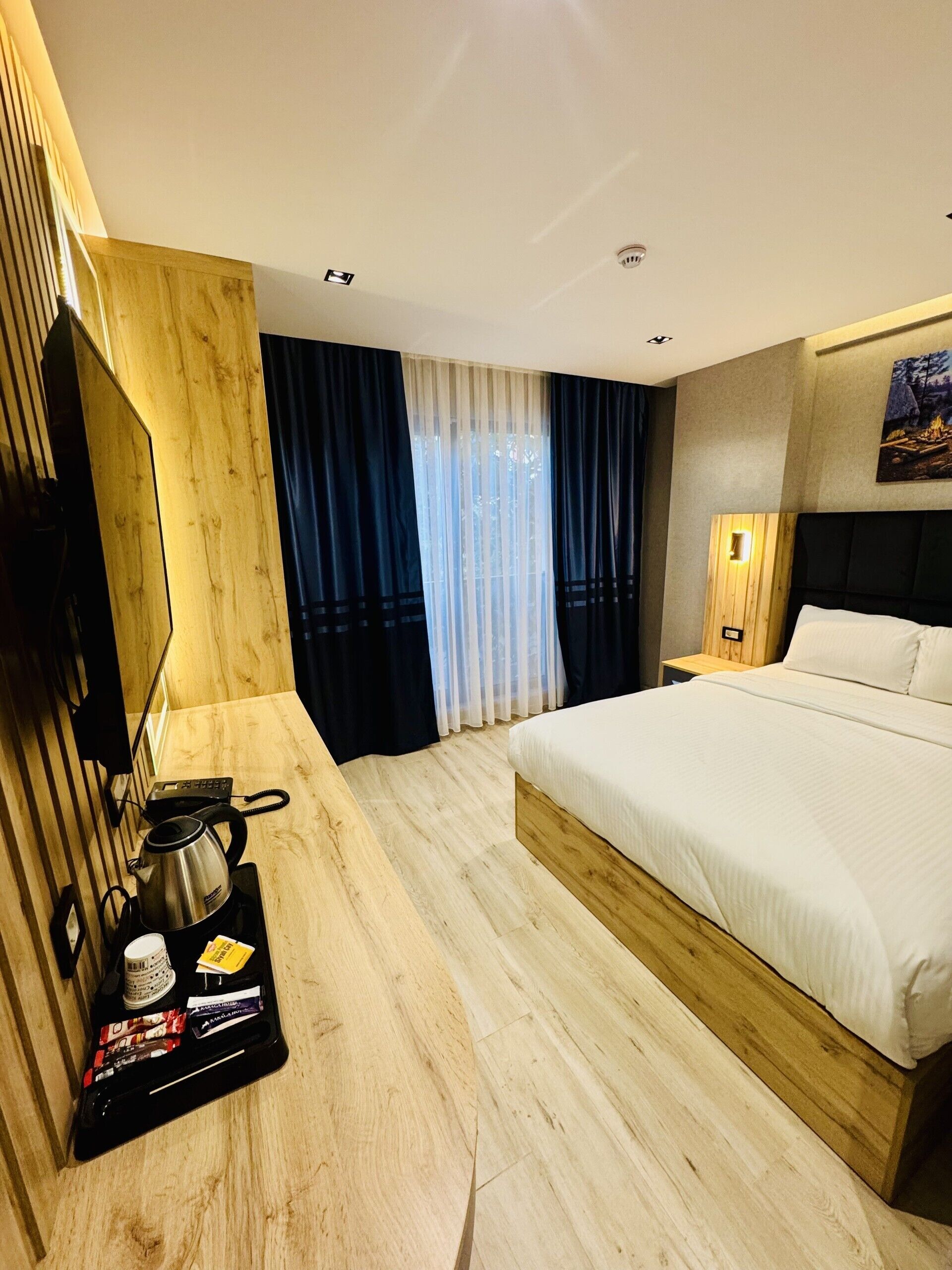 Egyptian cotton sheets, premium bedding, minibar, in-room safe