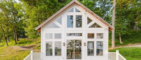 المنشأة من الخارج