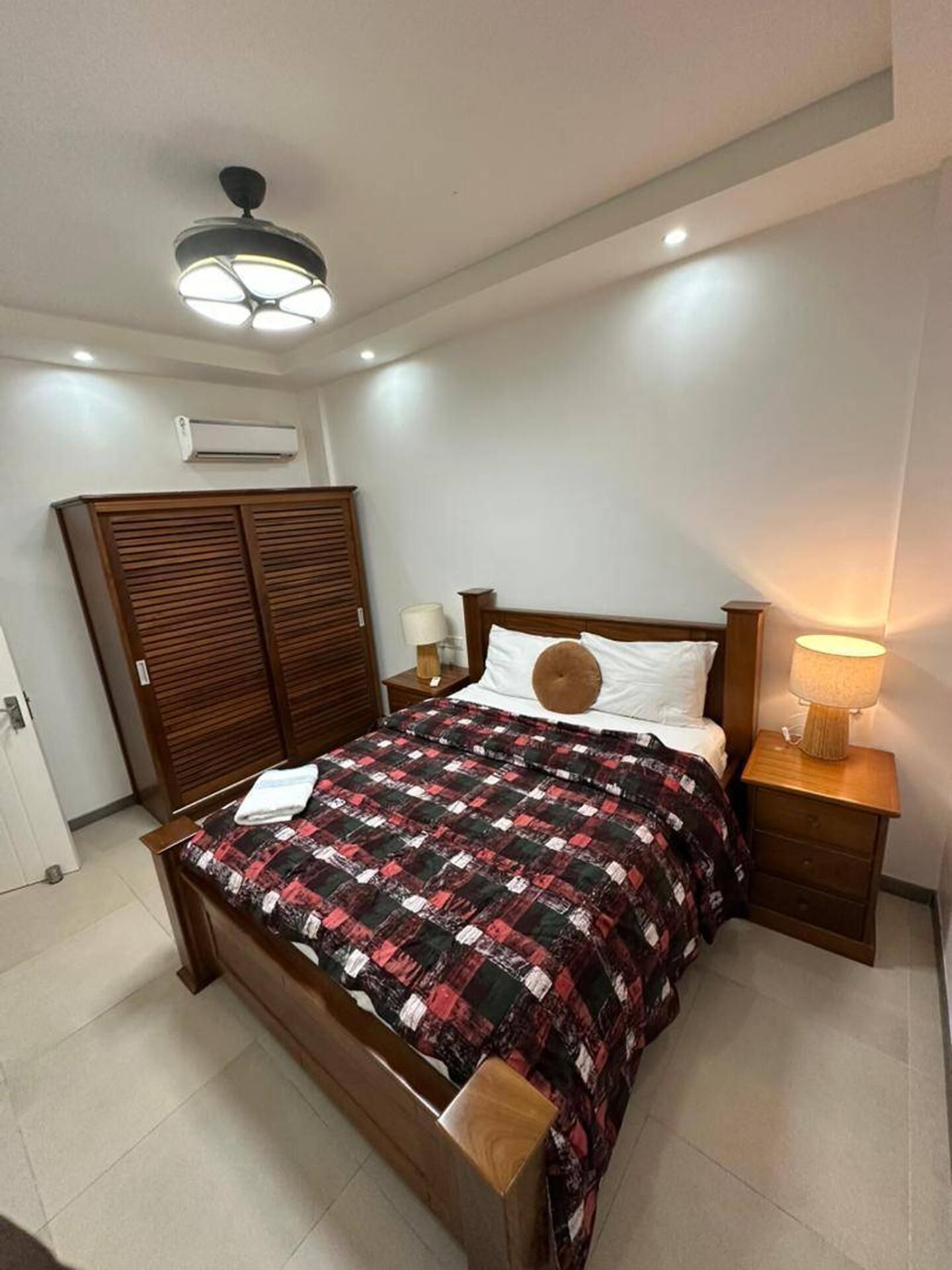 2 kamar tidur, Wi-Fi gratis, dan seprai linen