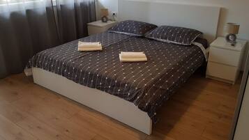 2 habitaciones, tabla de planchar con plancha y wifi gratis