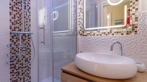 Shower, towels