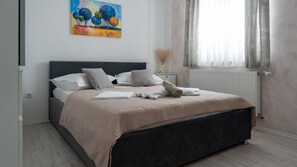 2 habitaciones, tabla de planchar con plancha y wifi gratis 