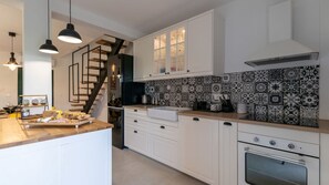 Refrigerador, microondas, horno y lavavajillas 