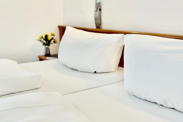 Kahden hengen standard-huone, kaupunkinäköala | Työpöytä, ilmainen Wi-Fi