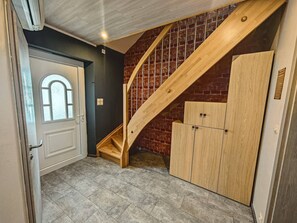 Interior - Pleasant & atypical apartment - renovated, wifi, fitness room, large garden (Schleithal)