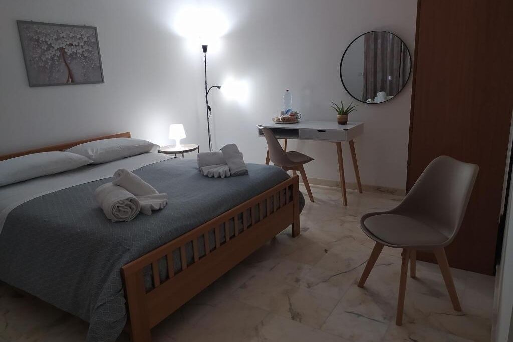 3 bedrooms, desk, free WiFi, bed sheets