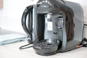 Kaffee und/oder Kaffeemaschine