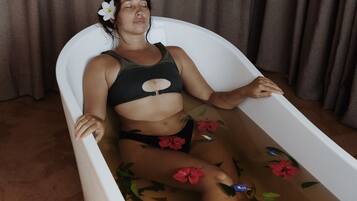 Ayurvedic treatments, 5 treatment rooms, massages