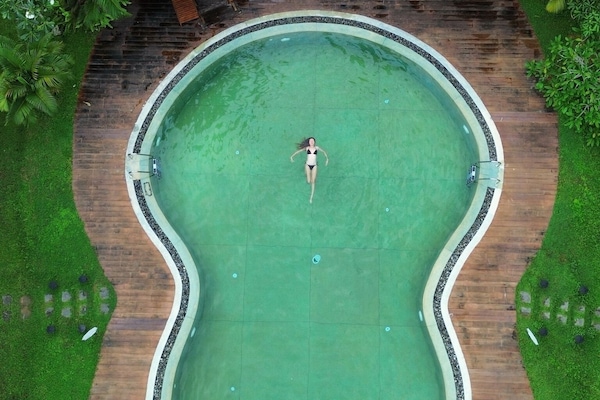 Kolam renang terbuka