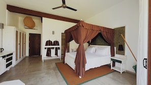 Egyptian cotton sheets, premium bedding, memory foam beds, in-room safe - Palm Garden Ayurveda Resort (Ahangama)