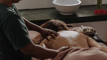 Ayurvedic treatments, 5 treatment rooms, massages