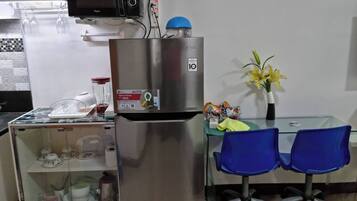 Microwave, toaster, cookware/dishes/utensils