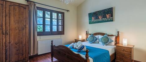 4 Schlafzimmer, BĂŒgeleisen/BĂŒgelbrett, Internetzugang, BettwĂ€sche