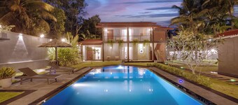 Charming Brown 1-bedroom chalet with WiFi, AC in lovely Ahangama