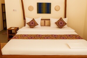 Premium bedding, memory-foam beds, in-room safe, individually furnished - Andy' Inn (Michamvi)