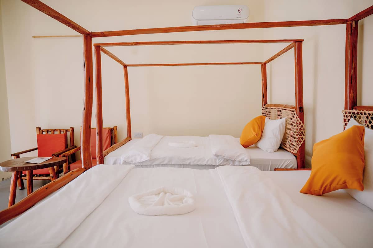 Chambre Deluxe avec lits jumeaux, 2 lits doubles | Literie de qualité supérieure, matelas mémoire de forme