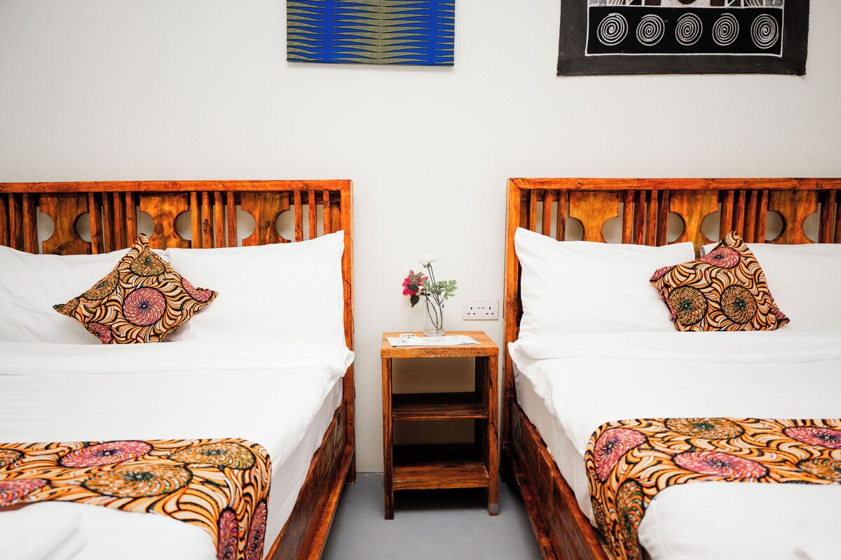 Premium bedding, memory-foam beds, in-room safe, soundproofing