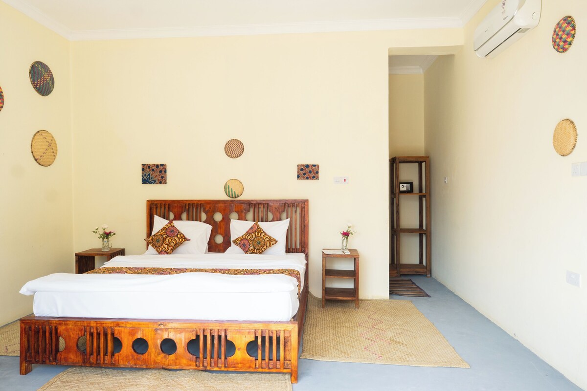 Deluxe Double Room, Balcony, Pool View | Premium bedding, memory foam beds, in-room safe, soundproofing