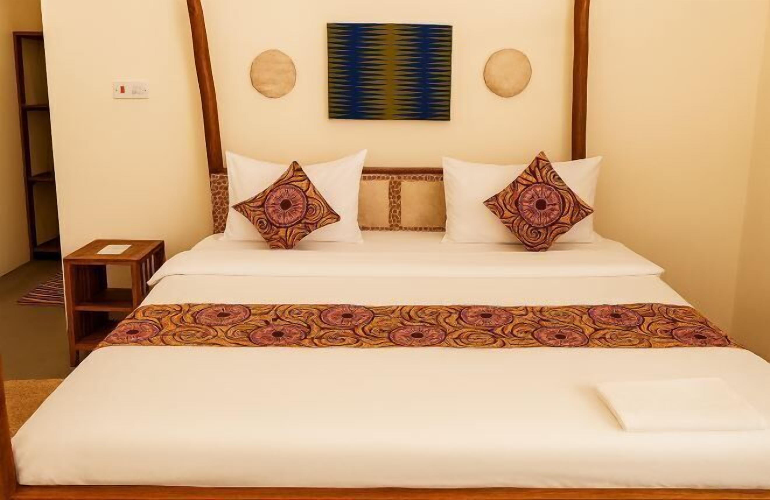 Hochwertige Bettwaren, Betten mit Memory-Foam-Matratzen, Zimmersafe