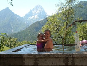 Outdoor spa tub
