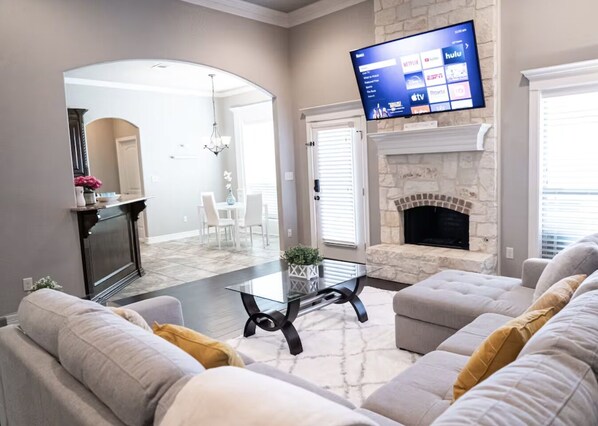 TV, offices - Family Fun 3BR Getaway with Hot Tub and Play Yard (Tyler)