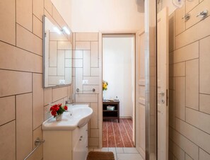 Douche, bidet