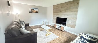 Charming 3-bedroom condo with WiFi and AC in lovely Thunder Bay