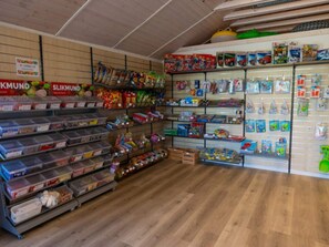 House | Gift shop - 6 Person Holiday Park Home in Vipperod (Vipperod)