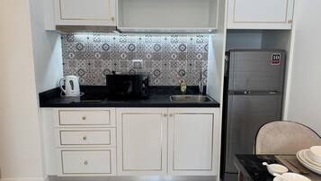 Mikroaaltouuni, liesi