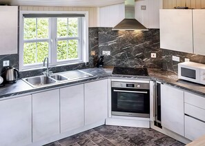 Unclassified image, 3 of 11, button