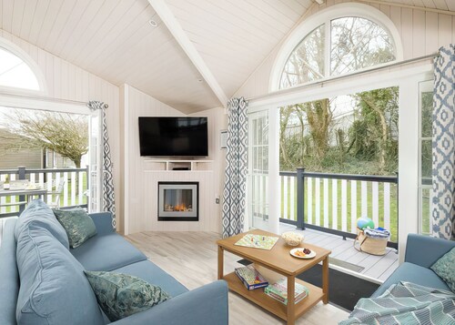 Signature 4 Plus Lodge (Pet)
