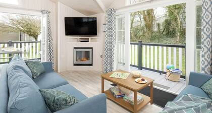 Signature 4 Plus Lodge (Pet)