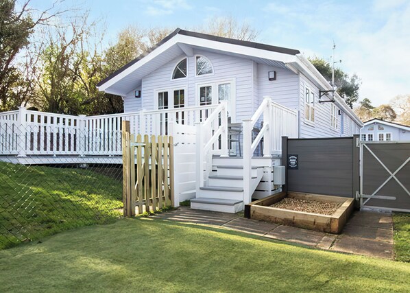Exterior - Signature 2 Plus Lodge (Pet) (Milford-on-Sea, Nr Lymington)