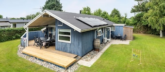 Stunning home in Juelsminde with WiFi