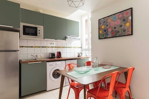 Fridge, microwave, stovetop, coffee/tea maker - DIFY Berlioz - Charpennes (Villeurbanne)