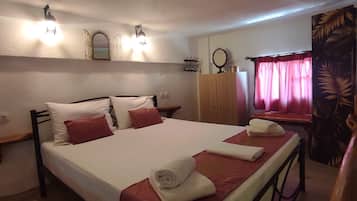 1 bedroom, travel cot, free WiFi, bed sheets