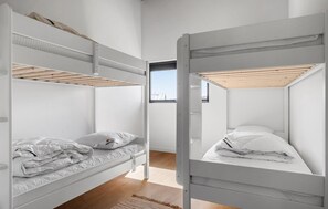 4 bedrooms, travel cot, free WiFi