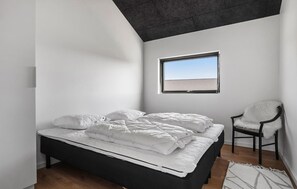 4 bedrooms, travel cot, free WiFi - Beautiful home in Haderslev with sauna (Haderslev)