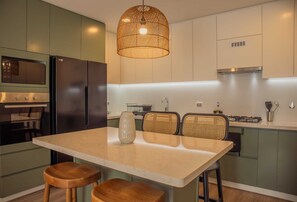 Fridge, microwave, oven, stovetop