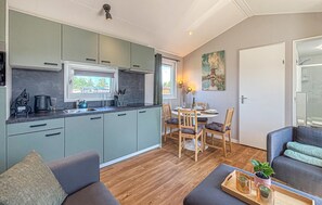Interior - Nice home in Breukelen (Breukelen)