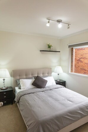 3 bedrooms, desk, iron/ironing board, travel cot