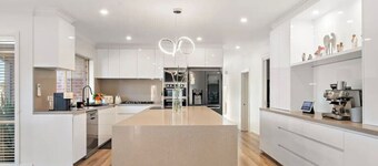 Special Offer * Retreat with Panoramic Hills View