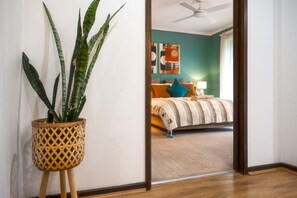 4 Schlafzimmer, Schreibtisch, Bügeleisen/Bügelbrett, Reisekinderbett